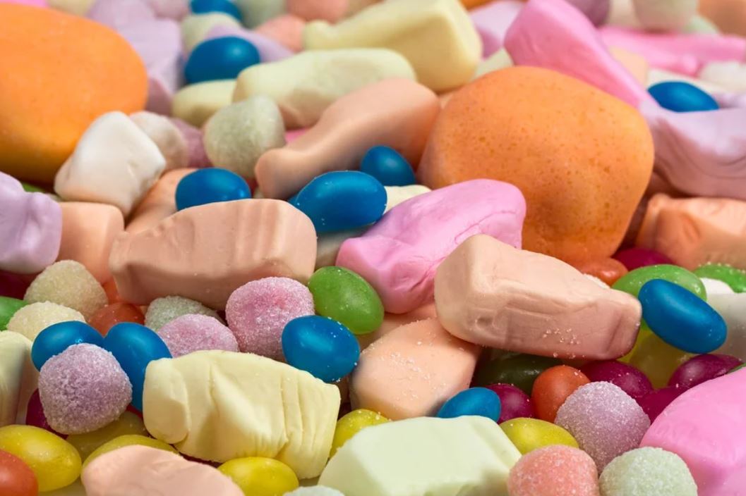 13 Symbolic Meanings of Dreaming About Buying Candy