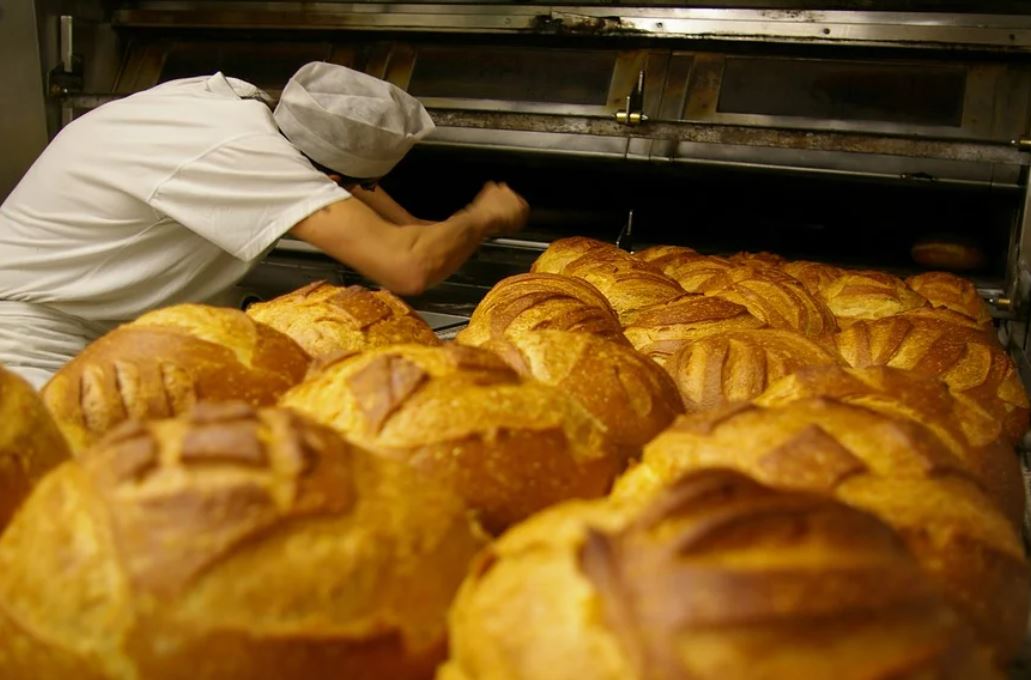 18 Symbolic Meanings of Dreaming About a Baker