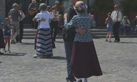 7 symbolic meanings of dreaming about attending a dance party