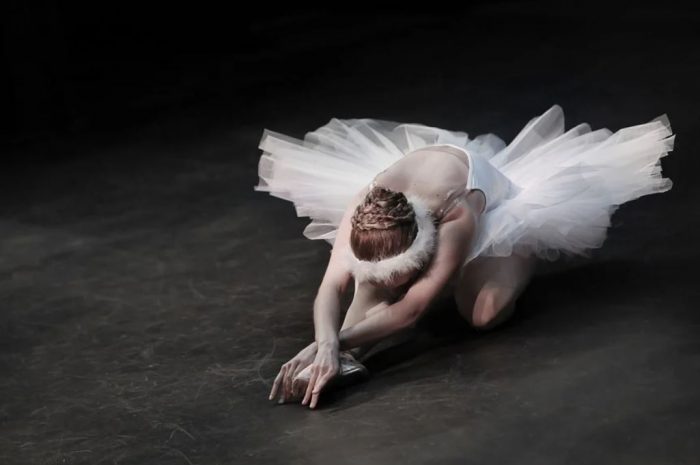 8 Symbolic Meanings of Dreaming About ballerina
