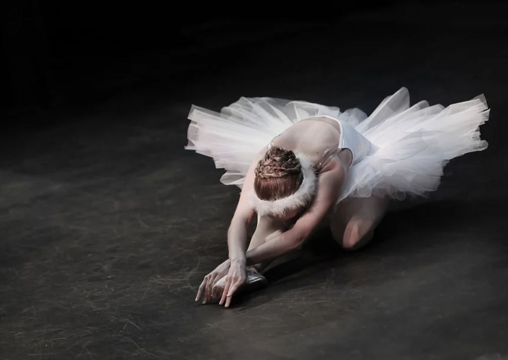 8 Symbolic Meanings of Dreaming About ballerina