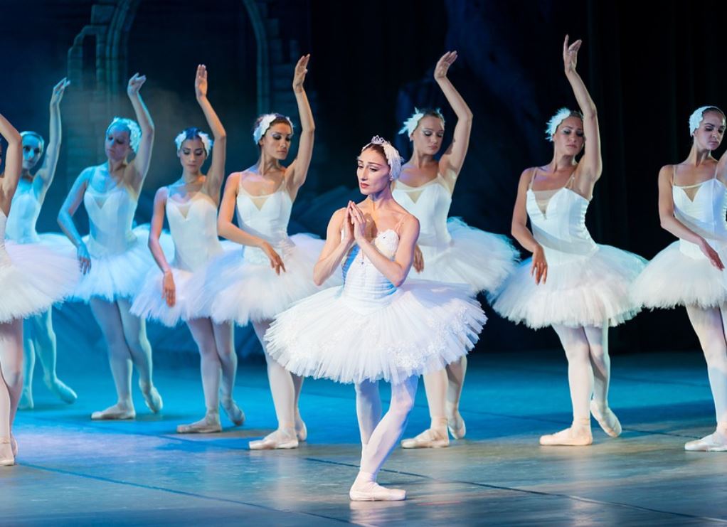 7 Symbolic Meanings of Dreaming About Ballet