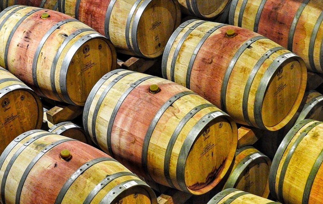 22 symbolic meanings of dreaming about a full bucket