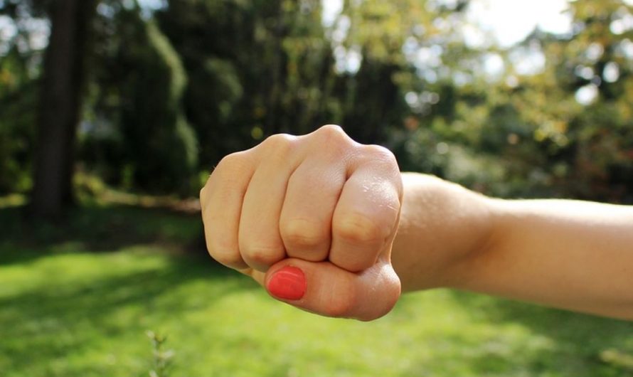 17 Symbolic Meanings of Dreaming of Being Beaten