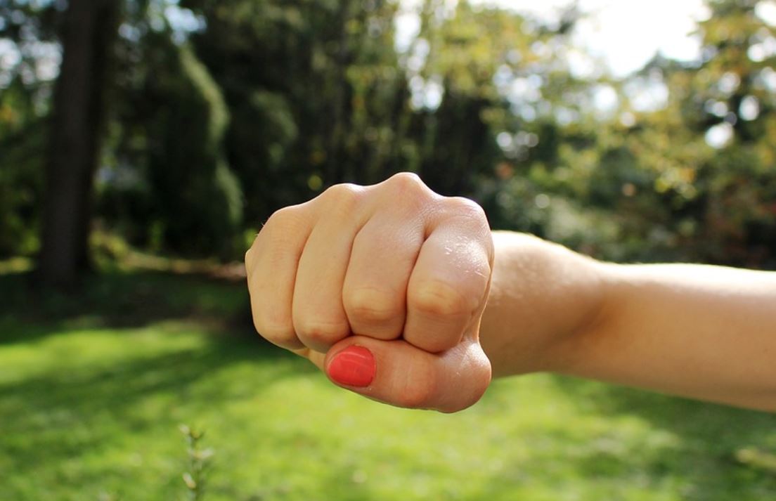 17 Symbolic Meanings of Dreaming of Being Beaten