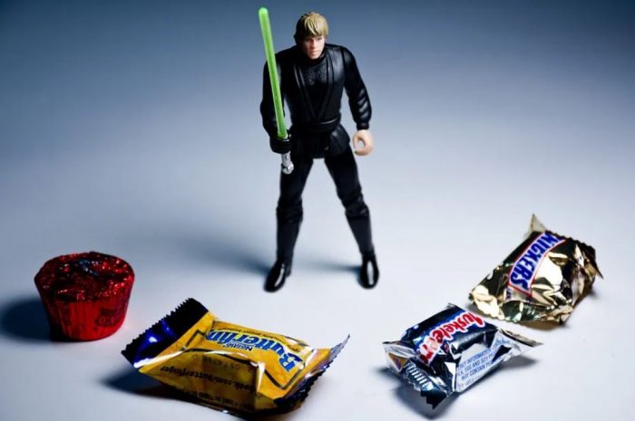 15 symbolic meanings of dream about surrounding someone