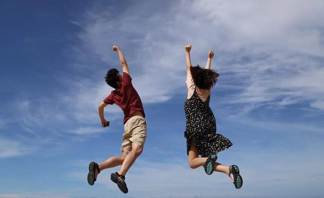 23 symbolic meanings of dreaming about comparing heights