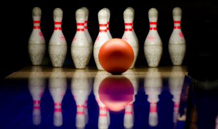 18 Symbolic Meanings of Dreaming About Bowling