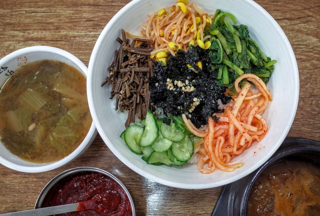 10 symbolic meanings of dreaming about eating breakfast