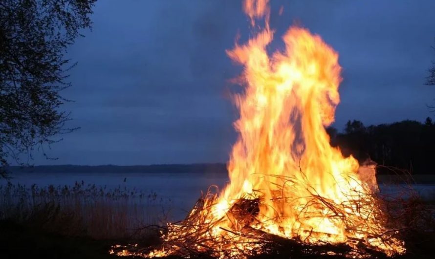 10 Symbolic Meanings of Dreams About Burning