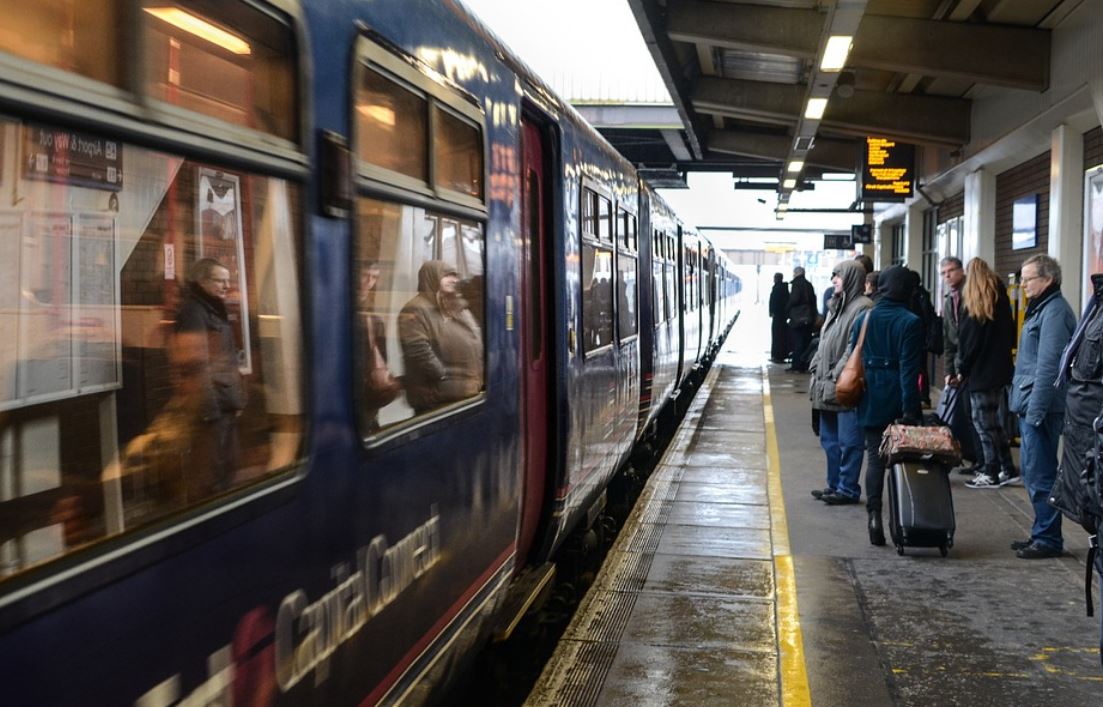 24 symbolic meanings of dreaming about train stations