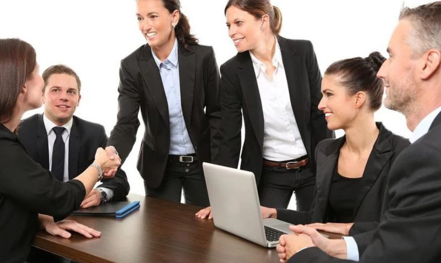 11 Symbolic Meanings of Dreams About Doing Business