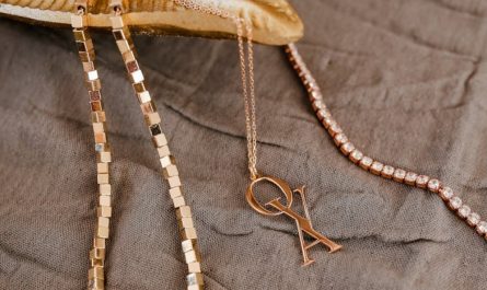 9 symbolic meanings of dreaming about losing a gold necklace