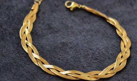 5 symbolic meanings of dreaming about finding a gold necklace